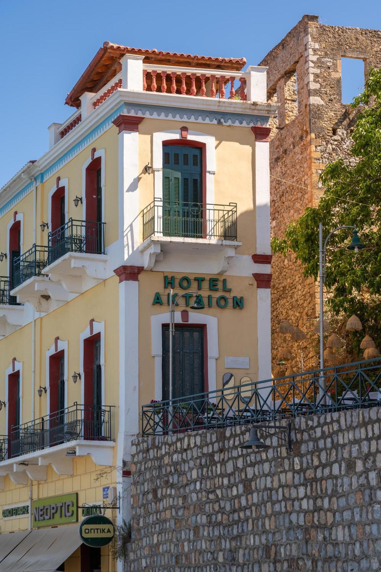 Aktaion City Hotel Gythio Exterior foto